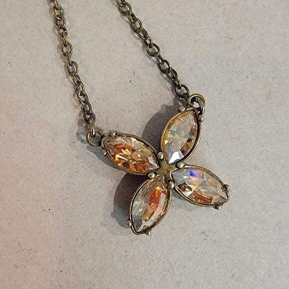 #Touchstone Crystal In Balance 4 Petal Flower Necklace Antiq Brass Plated #NWOT - Picture 2 of 6
